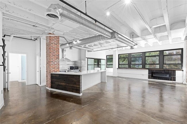 property at 878 Peachtree St NE