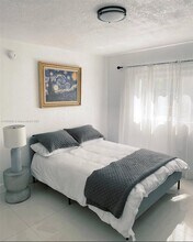 445 SW 11th St in Miami, FL - Building Photo - Building Photo