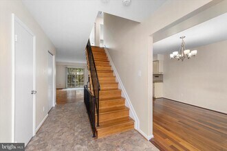 5052 Cliffhaven Dr in Annandale, VA - Building Photo - Building Photo