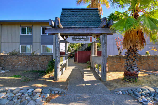 Eastern Palms Apartments in Sacramento, CA - Building Photo