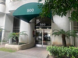 500 S Berendo St, Unit Berendo212 in Los Angeles, CA - Building Photo