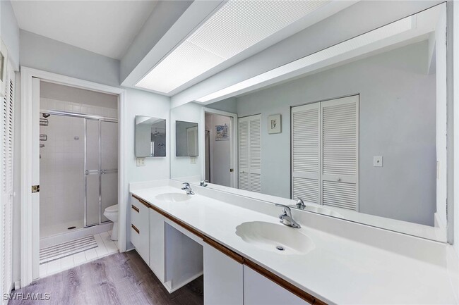 property at 822 Gulf Pavillion Dr