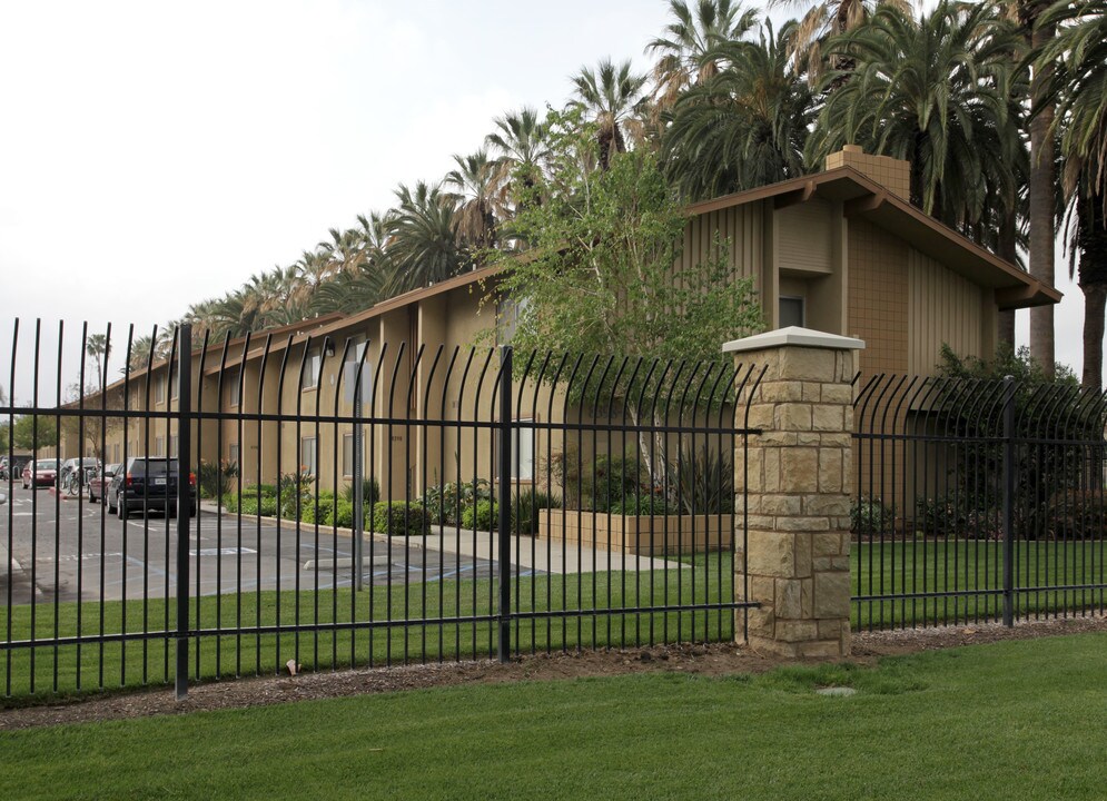 University Place Apartments in Riverside, CA - Building Photo