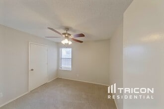 4931 Darrow Ln in Arlington, TX - Building Photo - Building Photo
