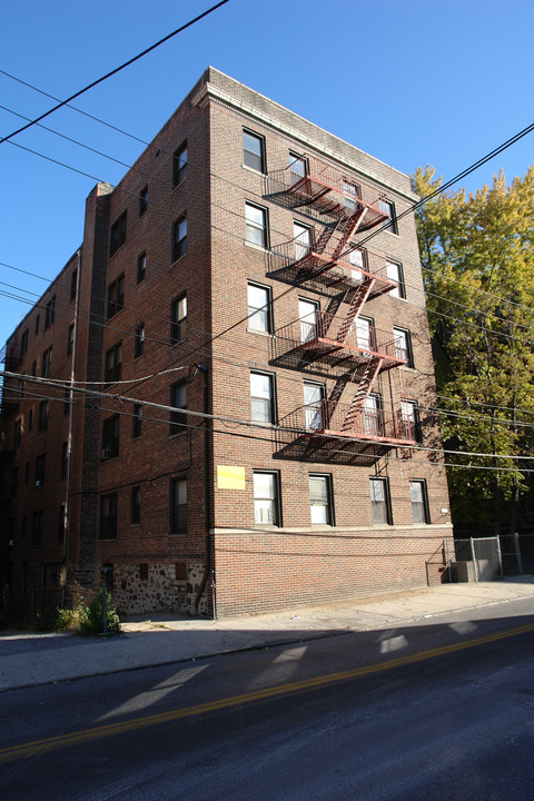 163 Radford St in Yonkers, NY - Foto de edificio