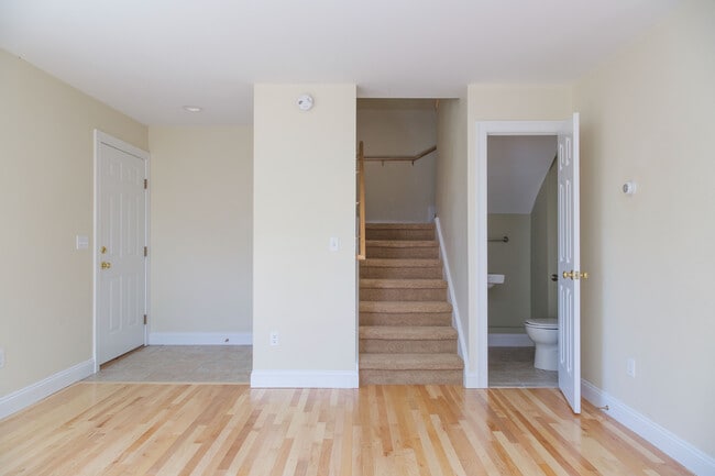 37 Decatur St in Burlington, VT - Building Photo - Building Photo