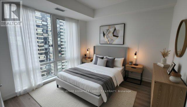 395 Square One Dr in Mississauga, ON - Building Photo - Building Photo