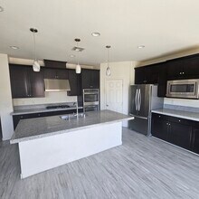 6434 Holland Hills St in Las Vegas, NV - Building Photo - Building Photo