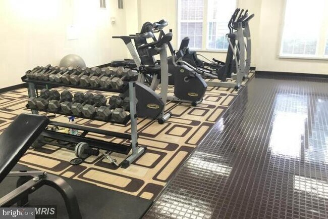 801 S Greenbrier St-Unit -313 in Arlington, VA - Building Photo - Building Photo