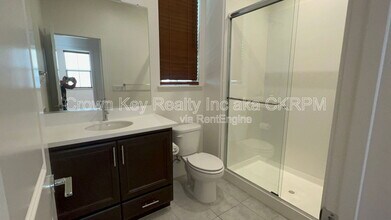 155 E Ramsey Dr in Tracy, CA - Building Photo - Building Photo