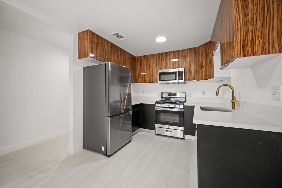 920 Everett St. in Los Angeles, CA - Foto de edificio