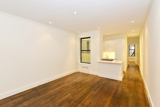 370 Columbus Avenue in New York, NY - Building Photo - Interior Photo