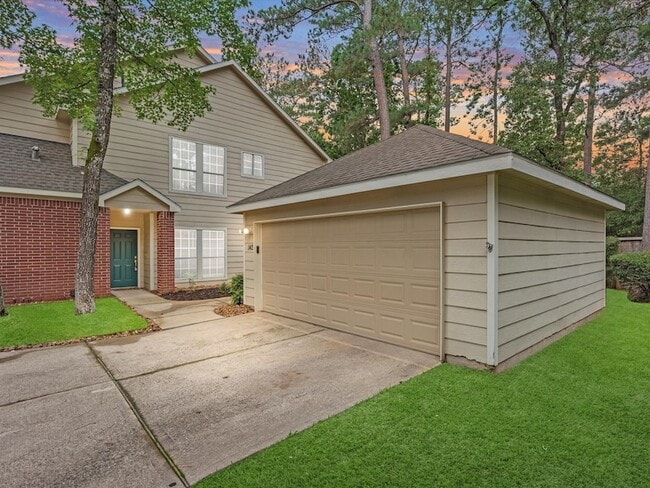 property at 142 N Magnolia Pond Pl