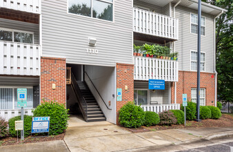 Rhyne's Gate Apartments in Raleigh, NC - Building Photo - Building Photo