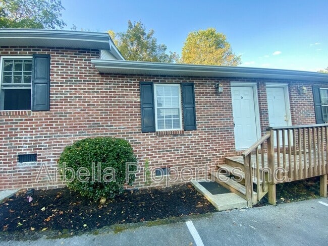 1909 Cherokee Rd