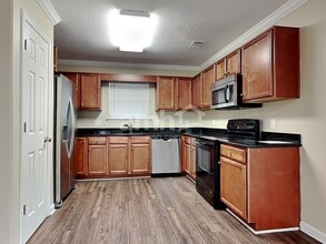 8 Sunnydale Ln in Port Wentworth, GA - Foto de edificio - Building Photo