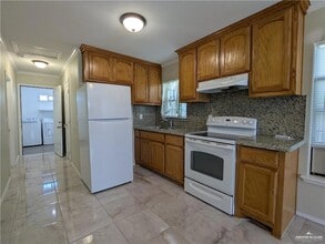 209 N Kansas Ave in Weslaco, TX - Building Photo - Building Photo