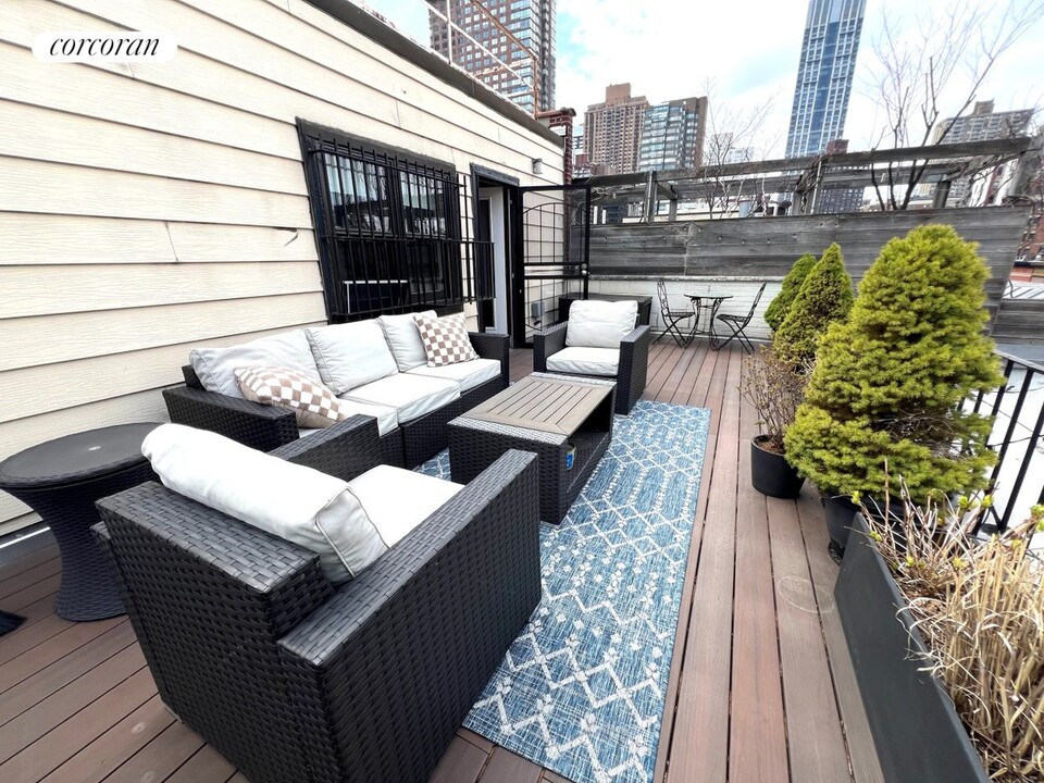 38 W 69th St in New York, NY - Foto de edificio