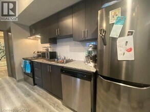 275 Larch St in Waterloo, ON - Building Photo - Building Photo