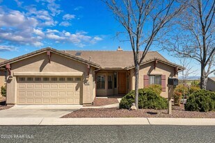 988 Louie St in Prescott, AZ - Building Photo