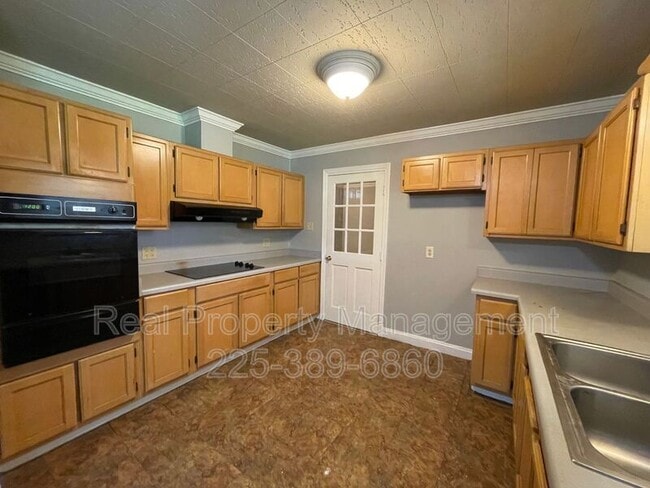 2351 Sweetleaf St in Baton Rouge, LA - Building Photo - Building Photo
