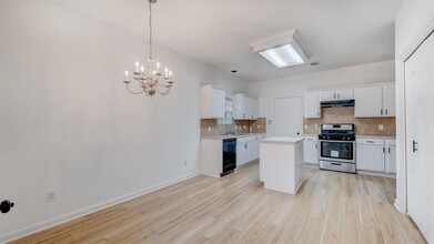 827 Forest Ivy Ln in Houston, TX - Building Photo - Building Photo