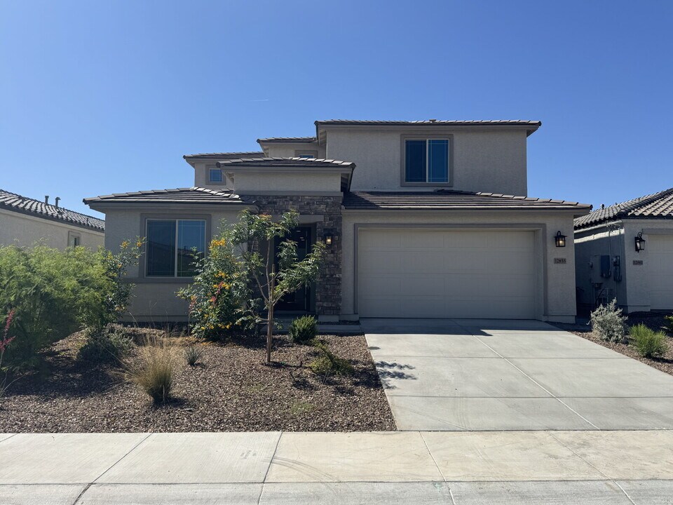 12855 W Lamar Ct in Glendale, AZ - Building Photo