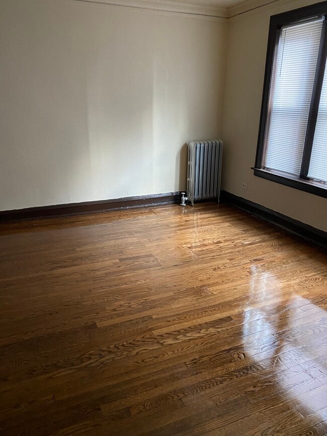 7437 S King Dr, Unit 1E in Chicago, IL - Foto de edificio - Building Photo