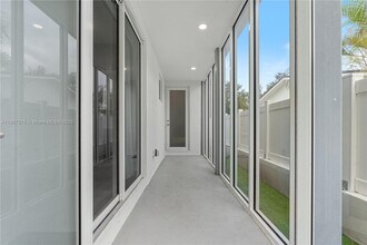 5734 Buchanan St in Hollywood, FL - Building Photo - Building Photo