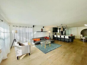 1143 Lincoln St in Hollywood, FL - Building Photo - Building Photo