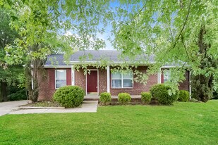 1350 Chucker Dr in Clarksville, TN - Building Photo