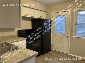 W166N9182 Grand Ave in Menomonee Falls, WI - Building Photo - Building Photo