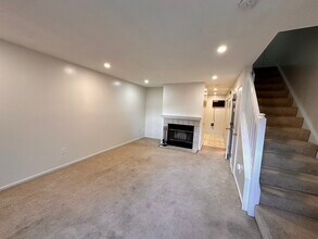 585 Park Rd, Unit 3-8 in Waterbury, CT - Building Photo - Building Photo