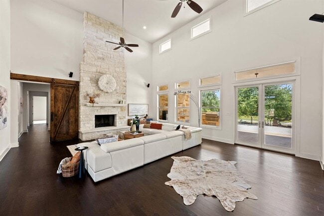 property at 3400 Tuscany Dr