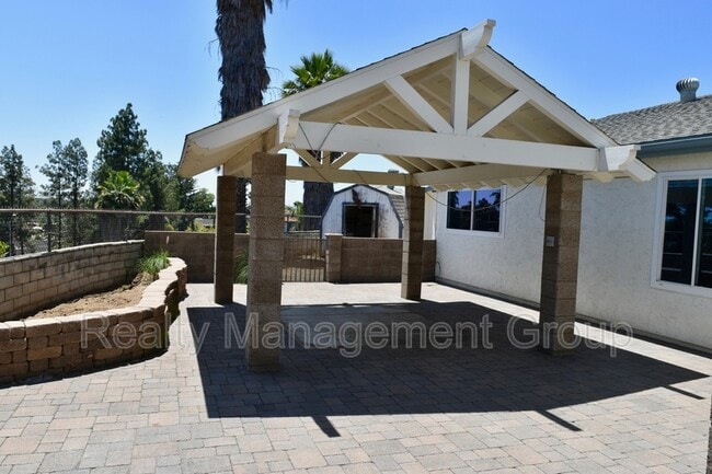 property at 1546 Arnheim Ct