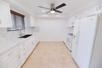 251 Avenida Madrid in San Clemente, CA - Building Photo - Building Photo