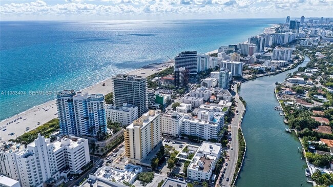 237 38th St in Miami Beach, FL - Building Photo - Building Photo