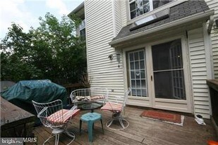 15640 Montview Dr in Montclair, VA - Building Photo