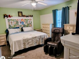 19370 St Benedict Dr in Dunnellon, FL - Building Photo