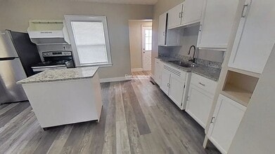 529 E Victoria St in South Bend, IN - Building Photo - Building Photo