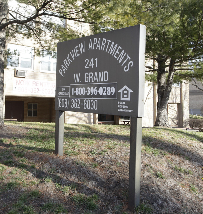 Parkview Apartments in Beloit, WI - Building Photo - Building Photo