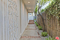 23350 Malibu Colony Rd in Malibu, CA - Foto de edificio - Building Photo