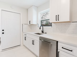 1205 Marlee Ln in Arlington, TX - Building Photo - Building Photo