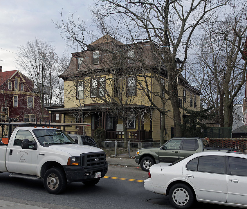 367 Adams St in Boston, MA - Building Photo