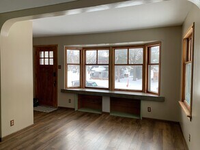 560 Hassan St SE in Hutchinson, MN - Building Photo - Building Photo