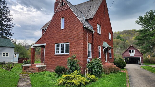 property at 440 Derrick Rd