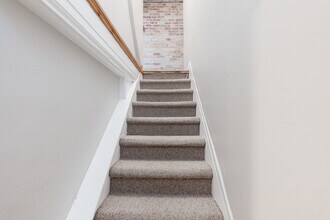 15 Indian Rd Crescent in Toronto, ON - Building Photo - Building Photo