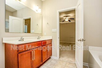 450 Roanoke Dr in Raeford, NC - Foto de edificio - Building Photo