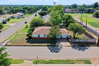 1902 36th St in Lubbock, TX - Building Photo - Building Photo