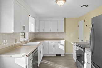 33 Park Dr in Woburn, MA - Building Photo - Building Photo